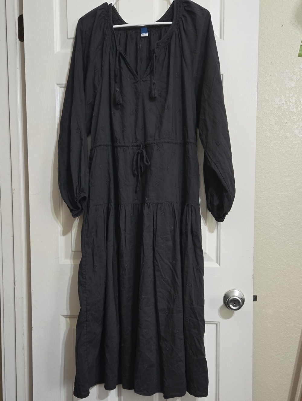 Old Navy Black Long-Sleeve Tiered Maxi Dress with Tie Waist